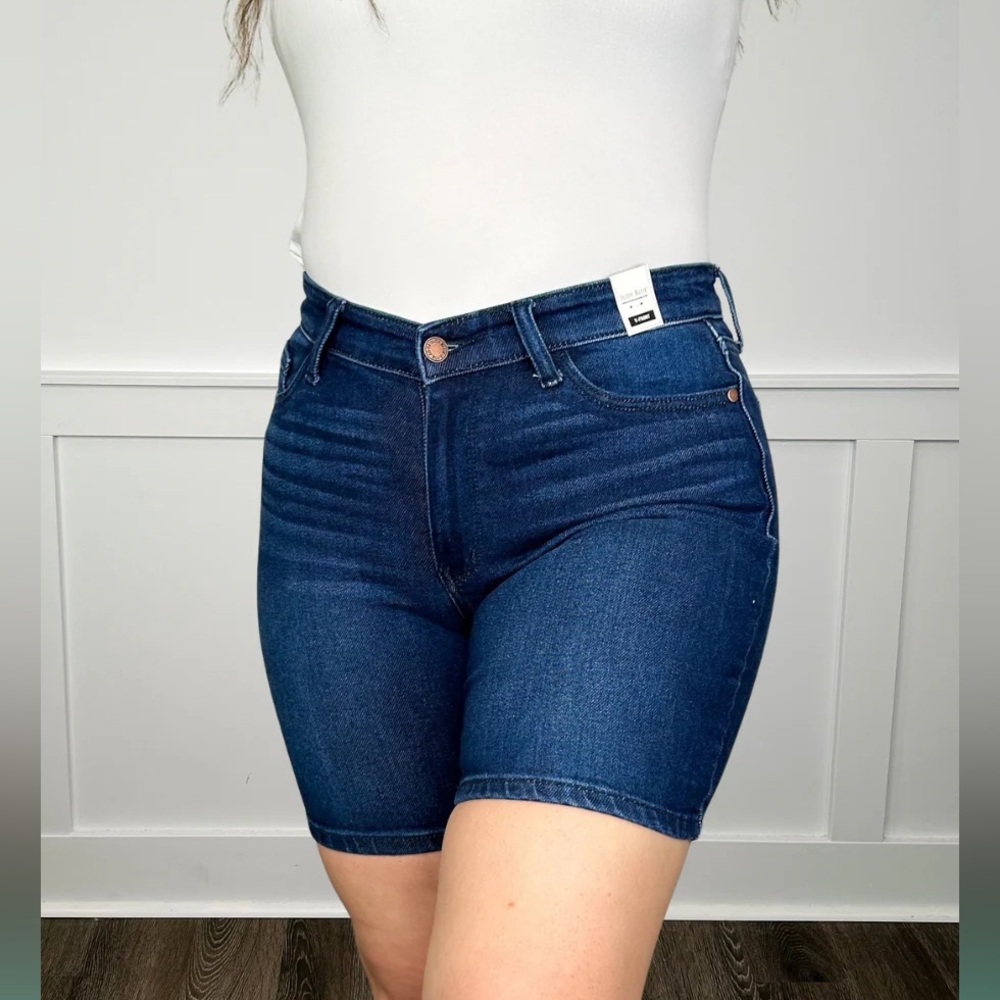 NWT Judy Blue High Waist Pull On Denim Shorts dark wash size medium
